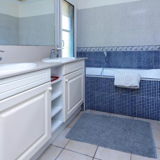  BASTIDE IMMO : House | MOLIETS-ET-MAA (40660) | 100 m2 | 3 500 € 
