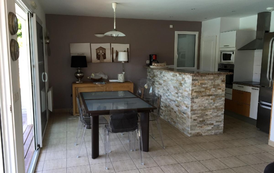 BASTIDE IMMO : House | MOLIETS-ET-MAA (40660) | 140 m2 | 3 500 € 