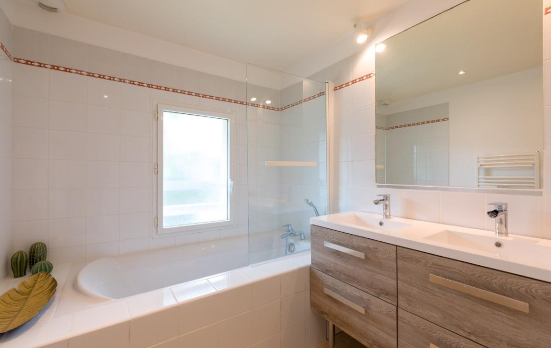 BASTIDE IMMO : House | MOLIETS-ET-MAA (40660) | 140 m2 | 3 500 € 