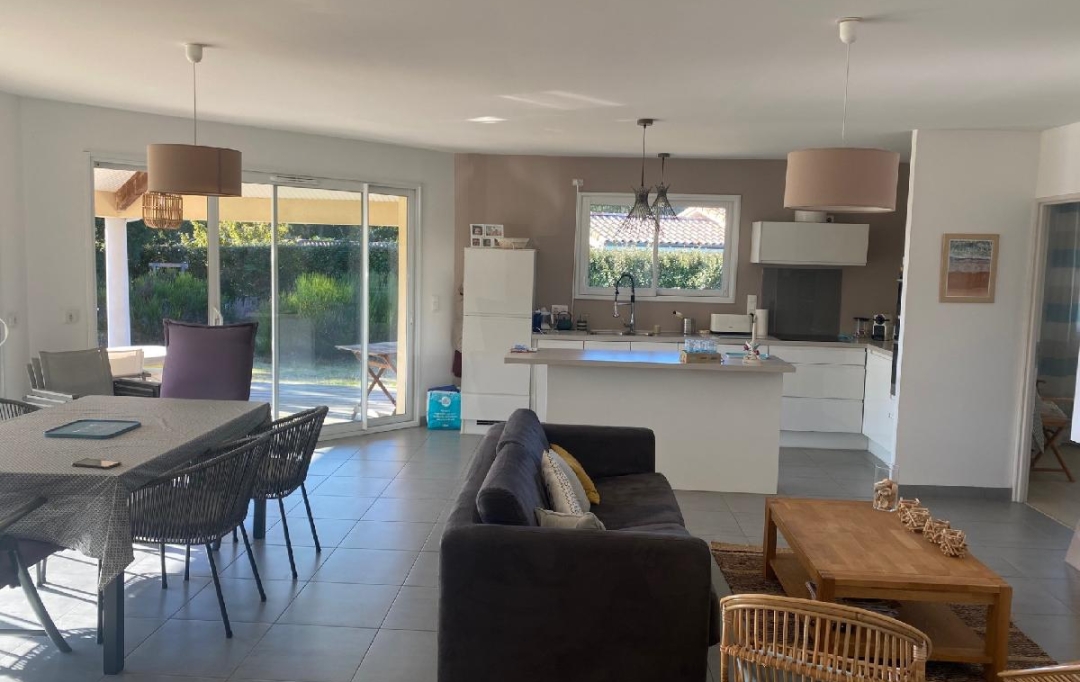 BASTIDE IMMO : House | MOLIETS-ET-MAA (40660) | 120 m2 | 2 000 € 