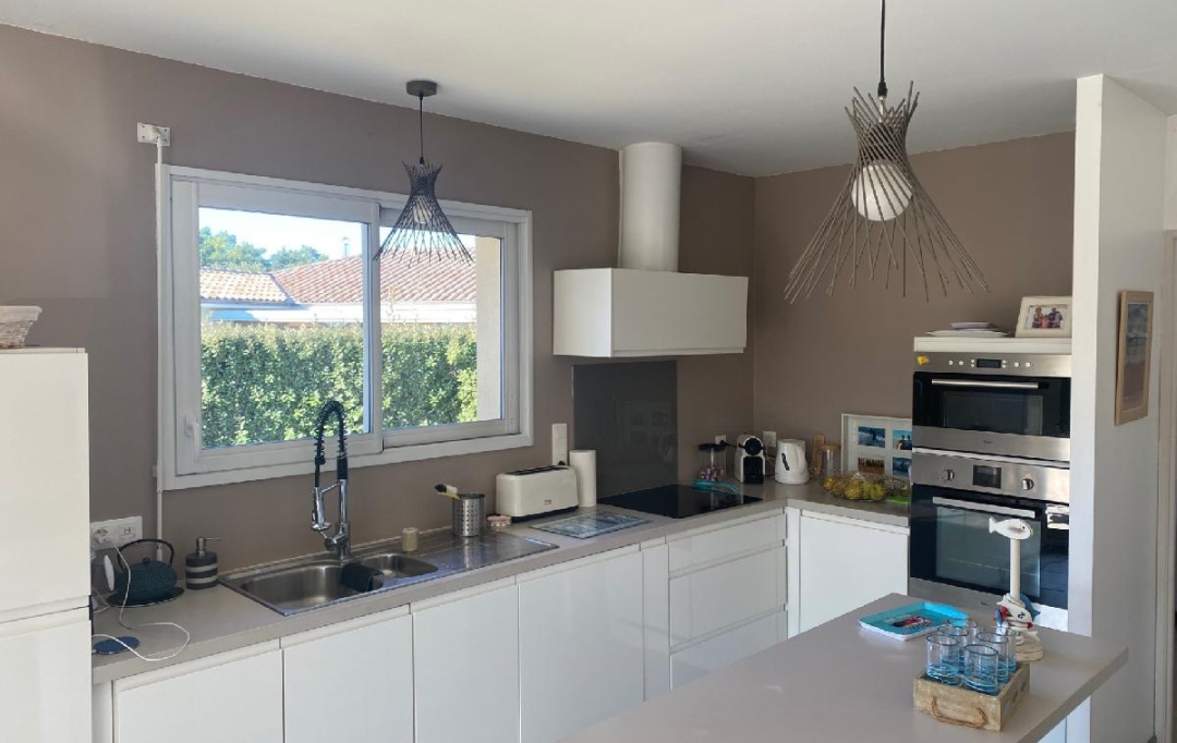 BASTIDE IMMO : House | MOLIETS-ET-MAA (40660) | 120 m2 | 2 000 € 