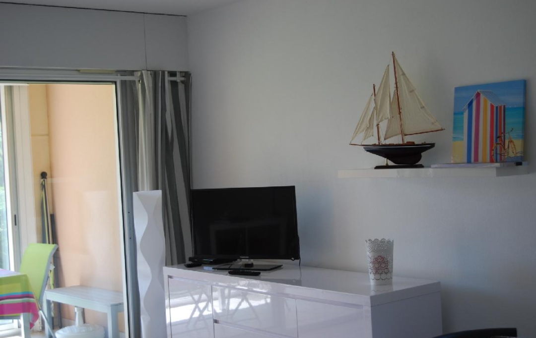BASTIDE IMMO : Apartment | MOLIETS-ET-MAA (40660) | 40 m2 | 900 € 