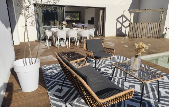 Maison AZUR 163 m2 590 000 € Maison AZUR 163 m2 590 000 €