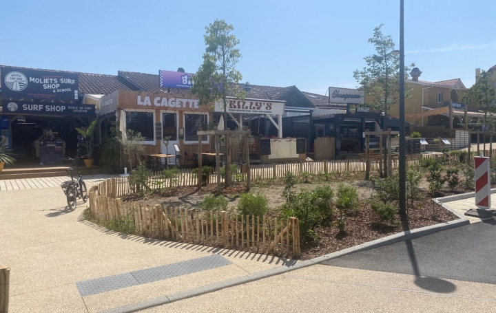 Local commercial MOLIETS-ET-MAA 35 m2 210 000 € Local commercial MOLIETS-ET-MAA 35 m2 210 000 €